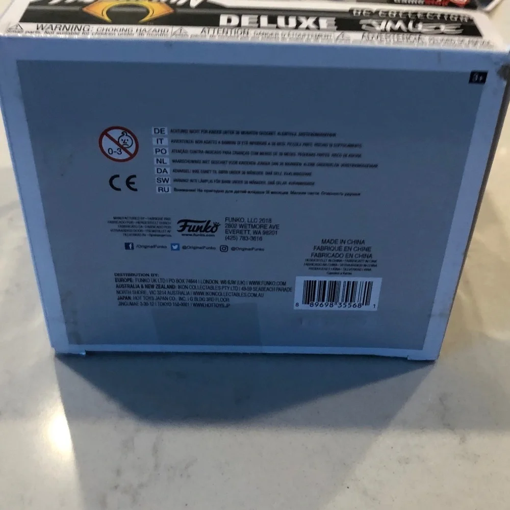 Funko Aquaman Deluxe Vinyl Figure with Gold and Black Accents